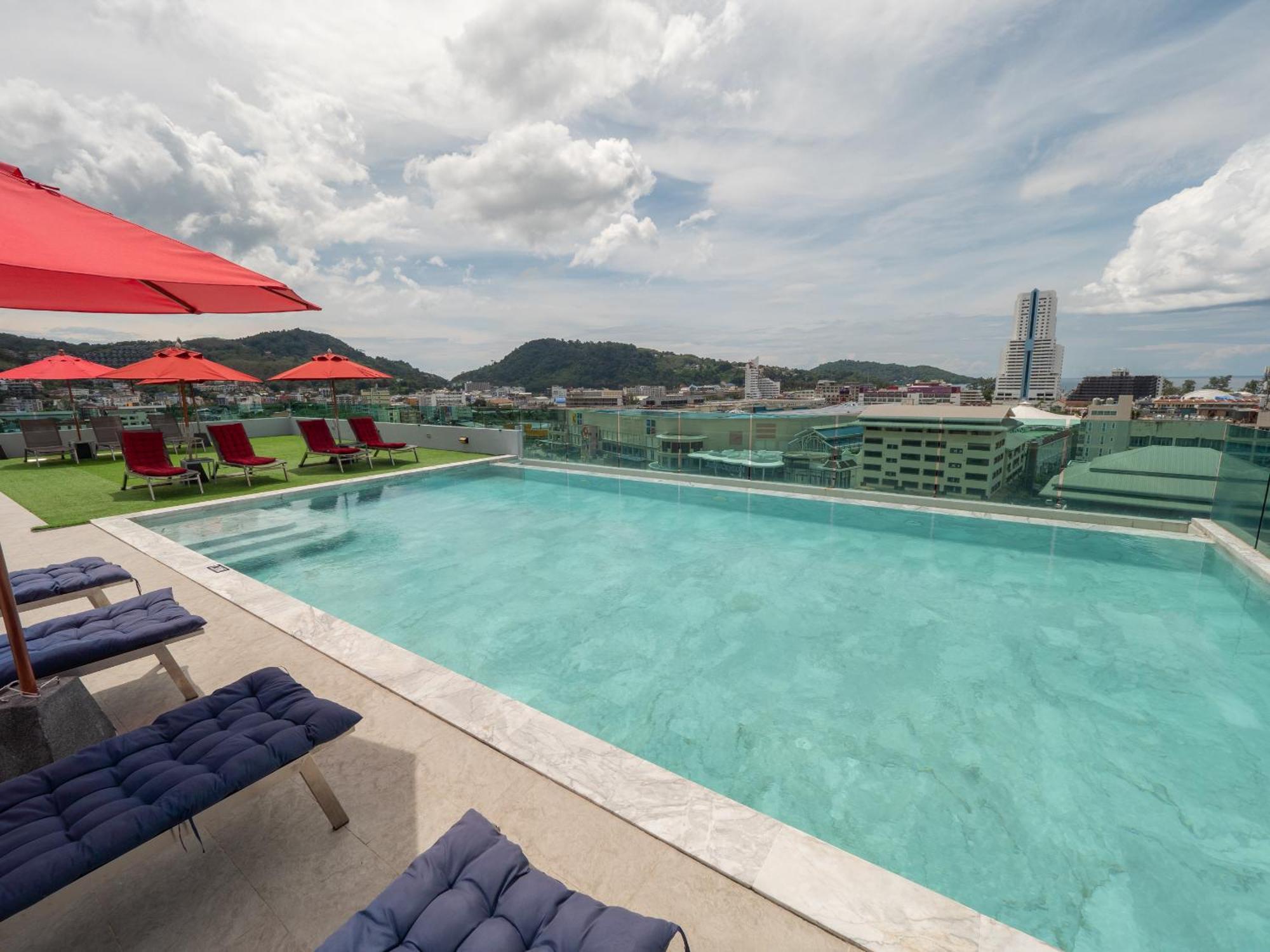 Neon Patong Exterior foto